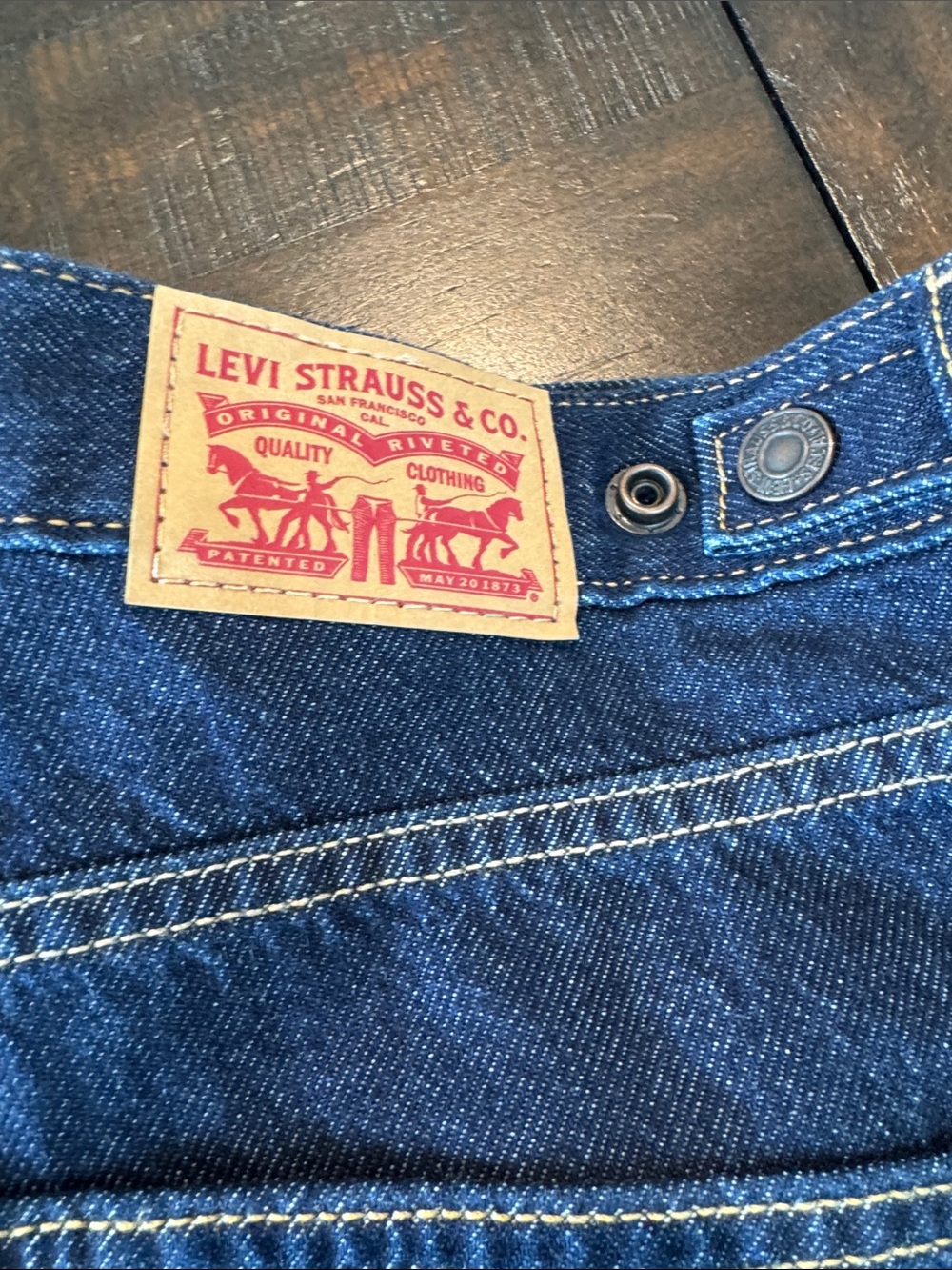 Levi's Cinch Baggy Wide Leg Jeans - Picture 4 of 4